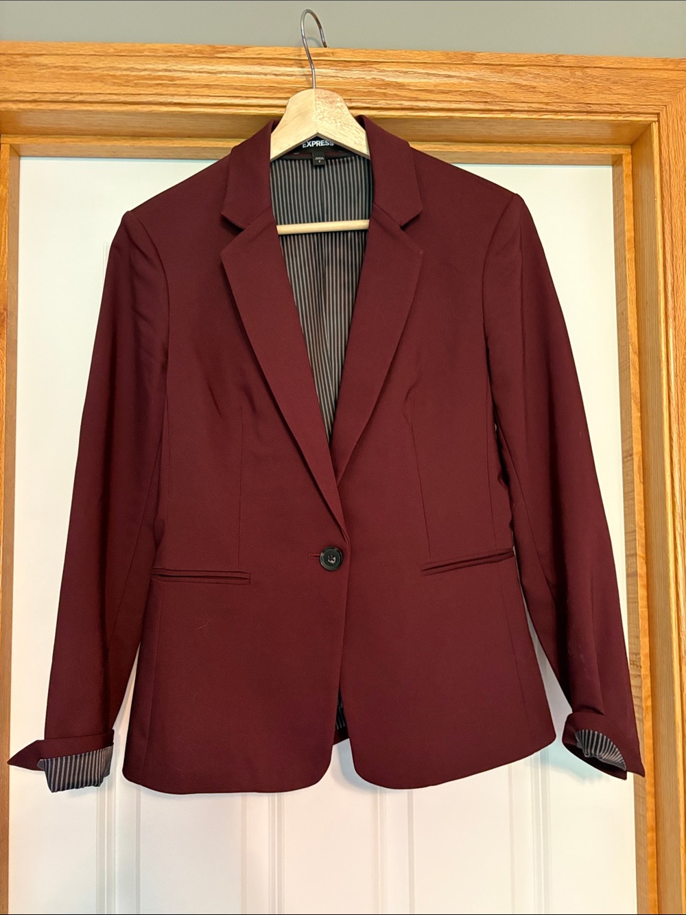 Express Women's Maroon Single-Button Blazer